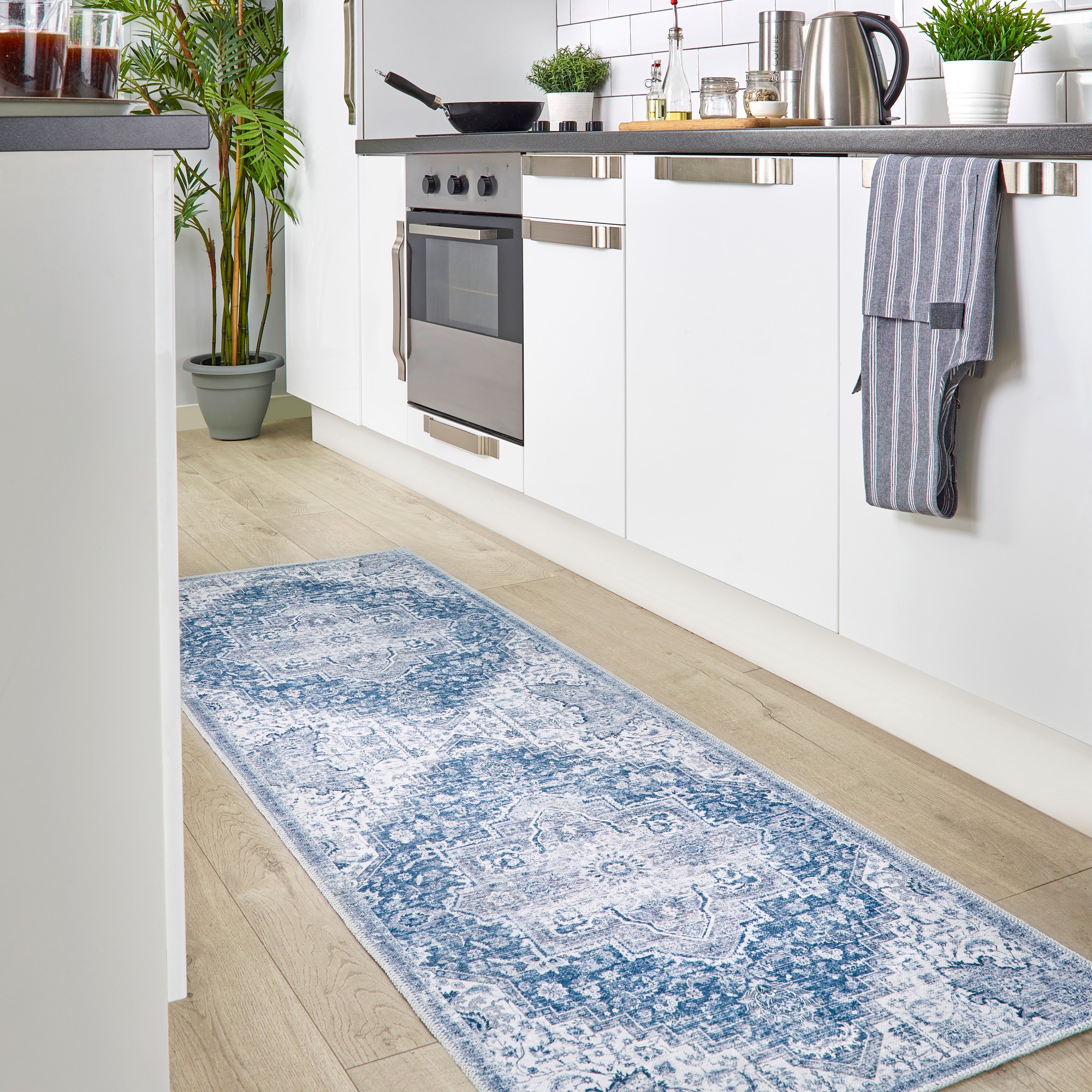 Origins Washable Garda Traditional Runner Rug In Blue